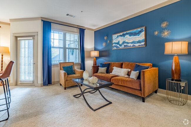 2BR, 2BA - 1,195SF - Living Room