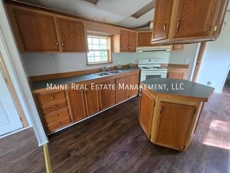 171 Riverside Dr Unit B, Eddington, ME 04428