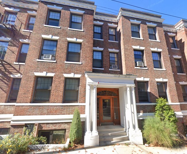 124 Sutherland Rd unit 5, Brighton, MA 02135 - photo 2