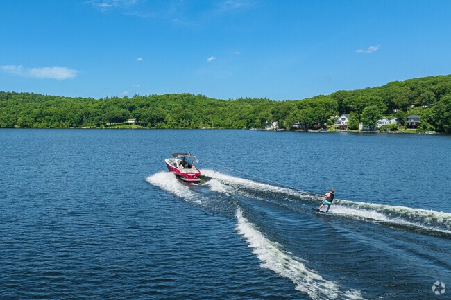 From kayaking at sunrise to summer swims, Sutton is full of vibrant lake life activity for all to enjoy.