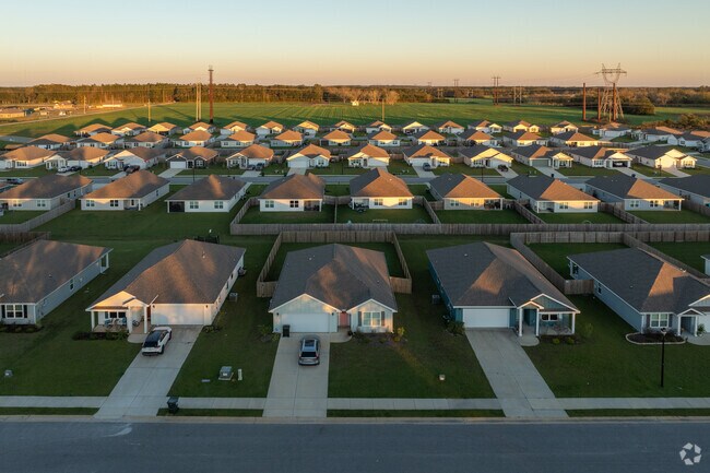 Surrounding SIlverhills town center are traditional subdivisions and some new build homes.
