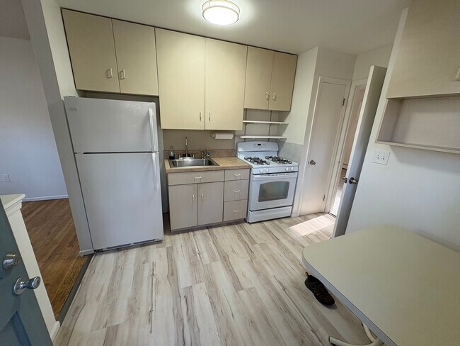 23 Pilgrim Dr unit 1, Port Jefferson, NY 11777 - photo 7