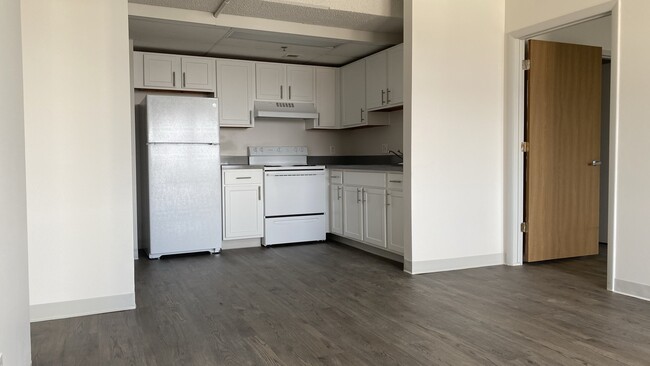 Spacious kitchen!
