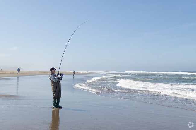 Ocean Beach and the Pacific Ocean are next to Parkside in San Francisco.