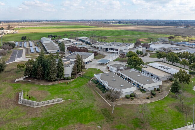 The campus of Abraham Lincoln Middle School in Selma.