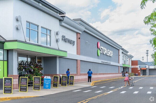 Stop & Shop is centrally located for grocery shopping needs,