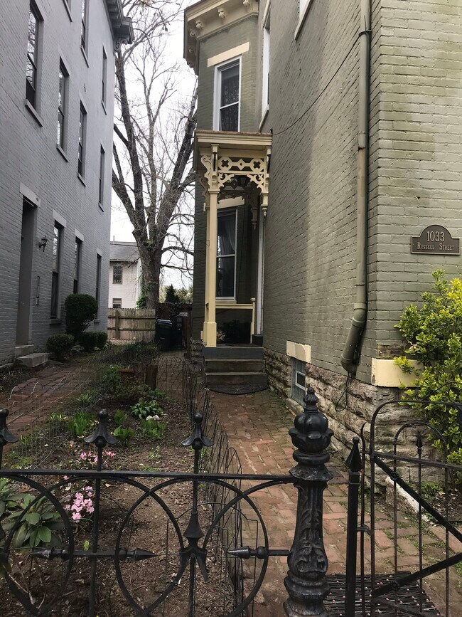 1033 Russell St unit Flr 1, Covington, KY 41011 - photo 3