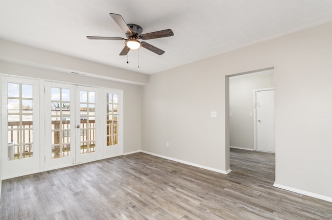 562 Glenwood Ave unit 22, Cincinnati, OH 45229 - photo 2