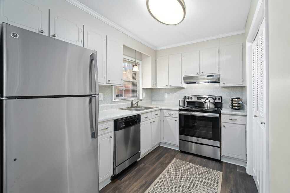 Maple Run, Charlotte, NC 28213 - photo 1