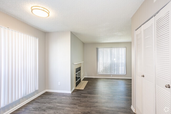 The Timberline - Living Room