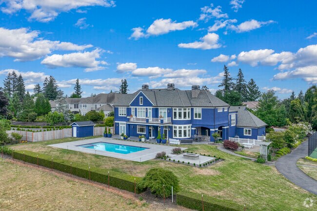 There are plenty of large homes all over the Glenmorrie neighborhood.