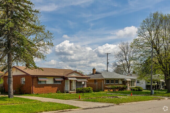 Many of Brownell's homes back up to the centrally located Hasselbring Park.