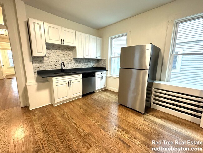 11 E Milton Rd unit 1, Brookline, MA 02445 - photo 2