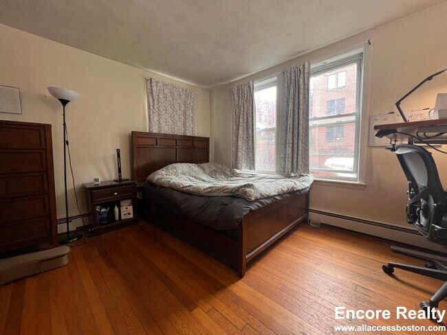 312 Tappan St unit 7D, Brookline, MA 02445 - photo 5
