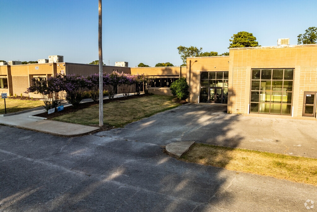 South Side High School has a B from Niche.