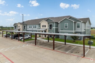 300 S Cesar Chavez Pkwy N, Lockhart, TX 78644