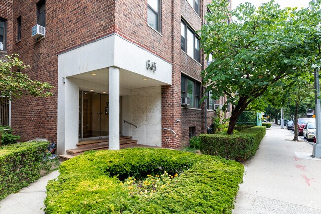 645 W 239th St, Bronx, NY 10463 - photo 5