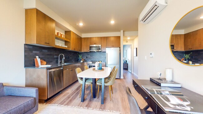 1 Bedroom Living & Kitchen