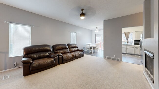1104 Gold Coast Rd, Papillion, NE 68046 - photo 2