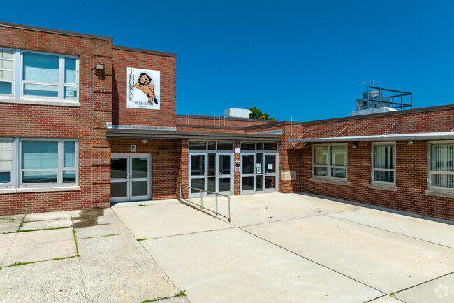 Entrance of Thorne Middle School.