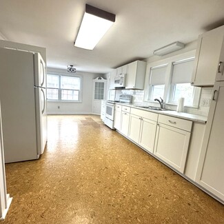 82 Salmon St Unit Apartment for rent, Manchester, NH 03104