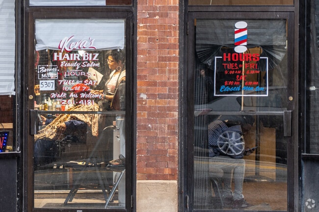Kera's Hair Biz offers locals the option for great haircuts in Austin.