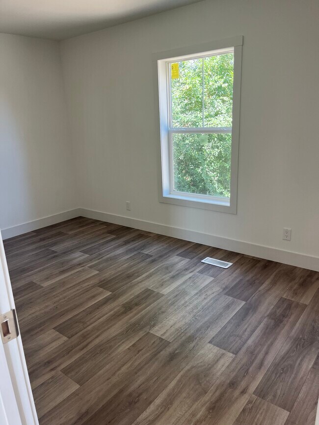 800 Woodland Trail, Mandan, ND 58554 - photo 5