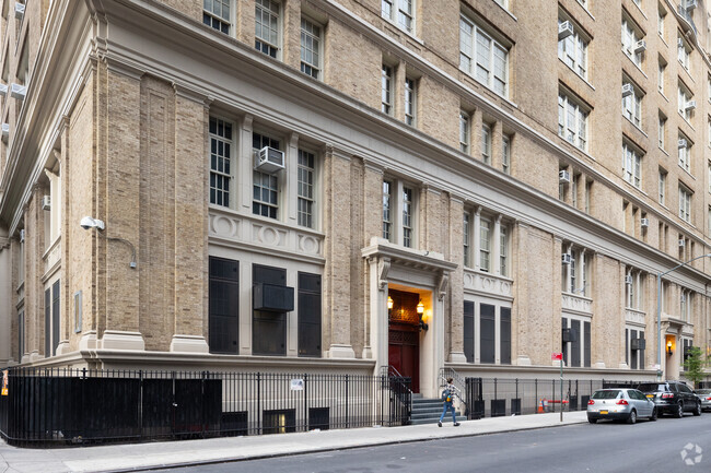 Gramercy Park's High School for Language & Diplomacy: shaping diplomats.