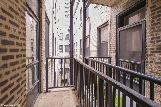 630 W Waveland Ave unit 3C, Chicago, IL 60613 - photo 5