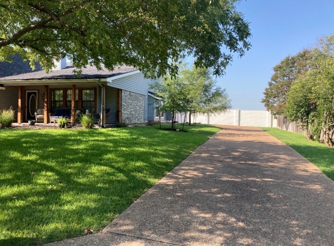 1506 Oak Hollow Dr, Woodway, TX 76712 - photo 2