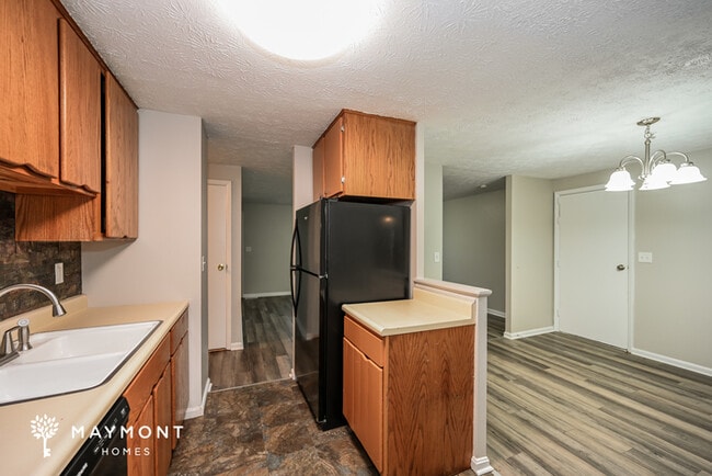 1663 W Kemper Rd, Cincinnati, OH 45240 - photo 7