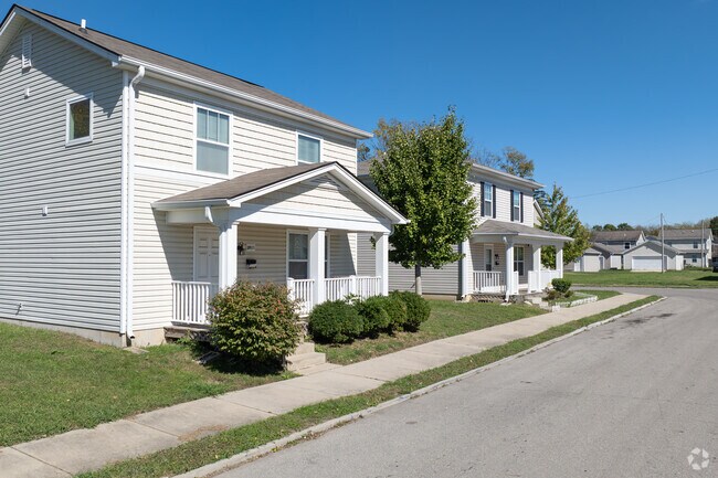 The average lot size in Roosevelt is 4,792 square feet.