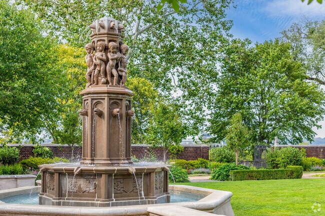 Mellon Park has free gardens with walking trails for locals to enjoy.