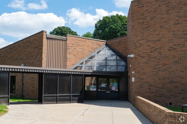Glendale-Feilbach Elementary School in the neighborhood of Southwyck in Toledo, Ohio.