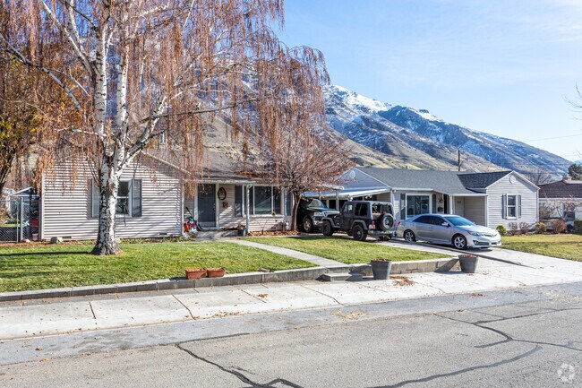 The Wasatch neighborhood offers smaller homes on tree-lined streets.