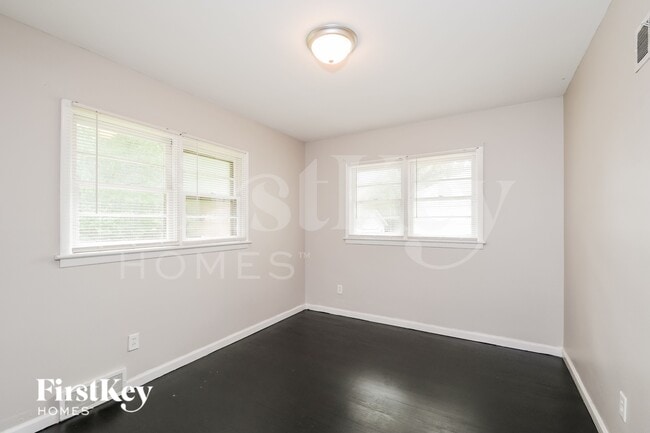 665 Mark Twain Dr, Florissant, MO 63031 - photo 7