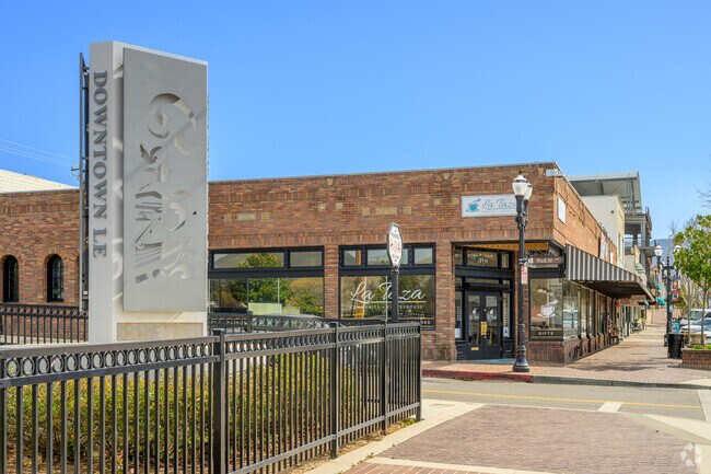 Riverview is just a short drive the Lake Elsinore's historic downtown where residents can choose from a number of restaurants and shops.