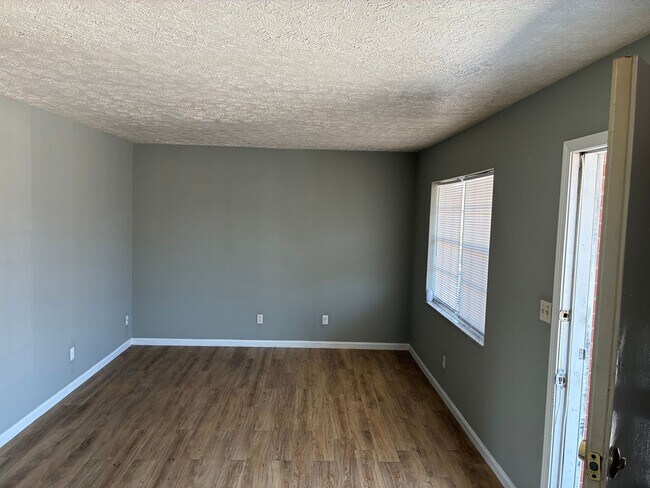 New Cut Apartments, Louisville, KY 40214 - photo 5