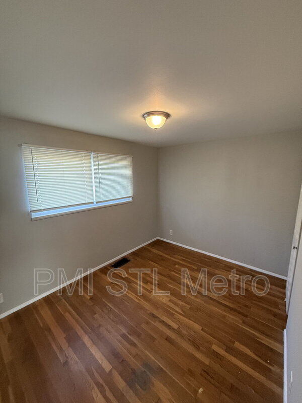 1729 Keelen Dr, Saint Louis, MO 63136 - photo 6