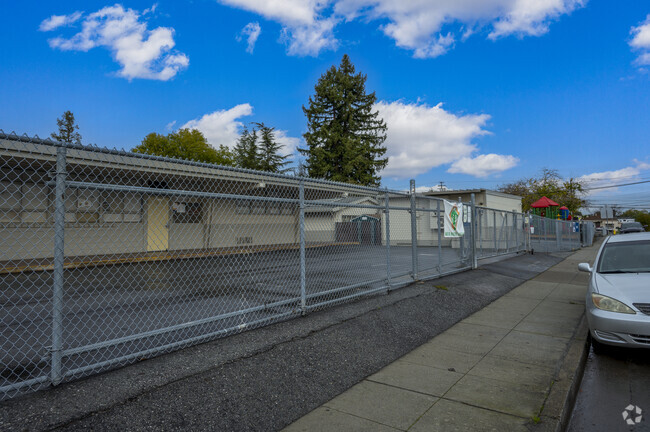 Connect Community Charter focuses on the higher education of its students in Redwood City.