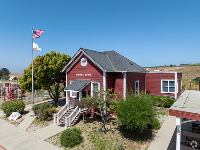 Lagunita Elementary ranks in the top 30% for overall school performance.