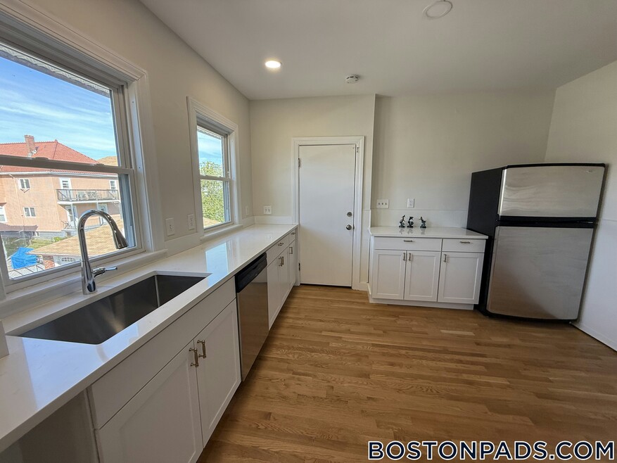 12 Eliot St, Medford, MA 02155 - photo 1