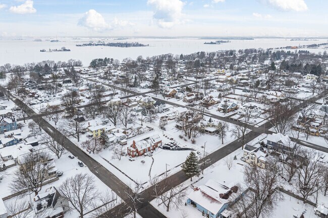 Kentland blends small-town charm with modern amenities, surrounded by Indiana’s rich farmland.