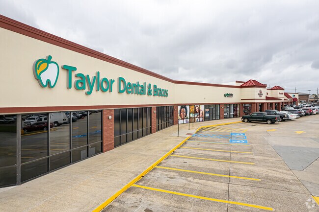 The Clearview Palms Shopping Center offers a variety of services in the Clearview Estates neighborhood