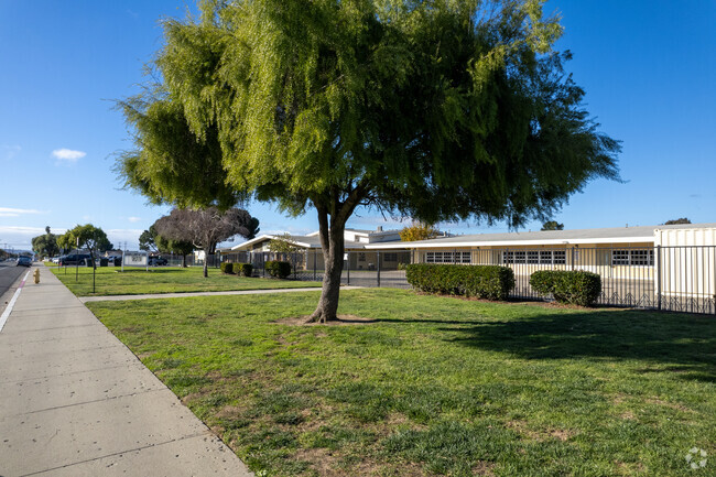 La Canada Elementary School is a pretty campus.