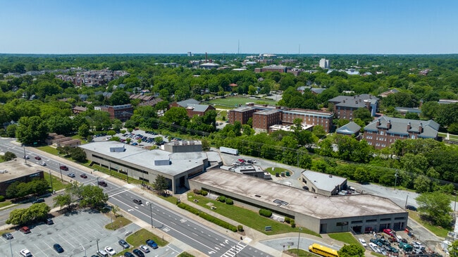 Students and staff love the campus of the Weaver Academy.