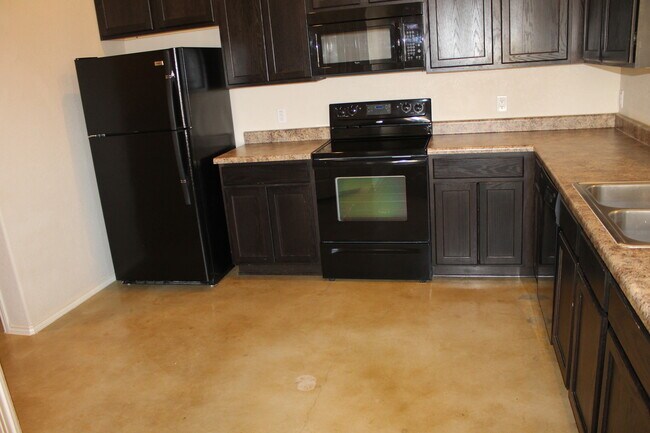 220 Anne Louise Dr unit 220, New Braunfels, TX 78130 - photo 5