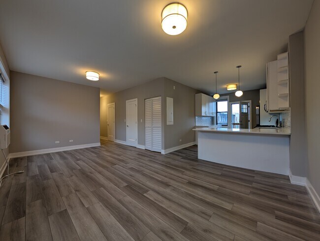 3943 N Janssen Ave unit 2, Chicago, IL 60613 - photo 3