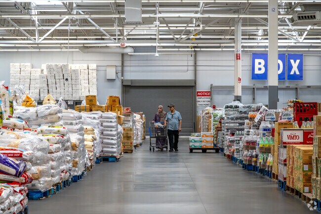 Stock up on bulk groceries at Lind-Bohanon's favorite grocery store, Empire Foods.