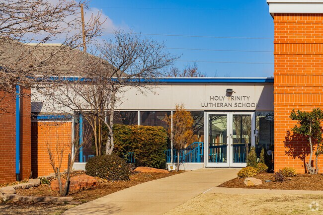 Close up shot of the entrance of Holy Trinity Lutheran School.